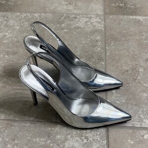 NEW Nine West Metallic Silver Heels